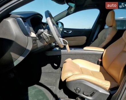 Черный Вольво ХС60, объемом двигателя 2 л и пробегом 130 тыс. км за 10200 $, фото 6 на Automoto.ua