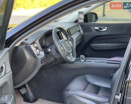 Вольво ХС60 2023 в Черновцах на Automoto.ua Черный Вольво ХС60, объемом двигателя 2 л и пробегом 29 тыс. км за 39000 $, фото 4 на Automoto.ua