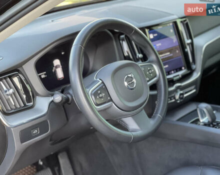 Вольво ХС60 2023 в Черновцах на Automoto.ua Черный Вольво ХС60, объемом двигателя 2 л и пробегом 29 тыс. км за 39000 $, фото 5 на Automoto.ua