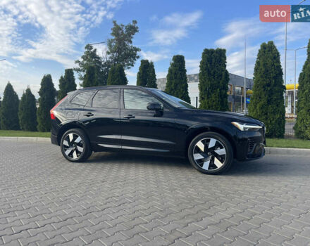 Вольво ХС60 2024 в Киеве на Automoto.ua Черный Вольво ХС60, объемом двигателя 2 л и пробегом 5 тыс. км за 57000 $, фото 2 на Automoto.ua