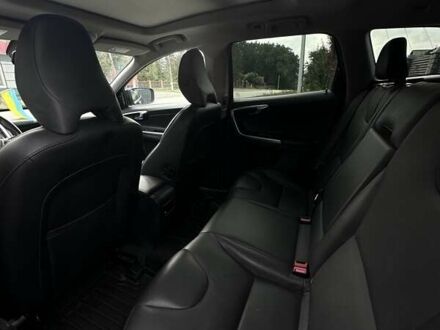 Вольво ХС60 2014 у Умани на Automoto.ua Чорний Вольво ХС60, об'ємом двигуна 2.95 л та пробігом 101 тис. км за 16950 $, фото 1 на Automoto.ua