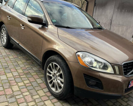 Коричневый Вольво ХС60, объемом двигателя 2.4 л и пробегом 197 тыс. км за 12777 $, фото 2 на Automoto.ua