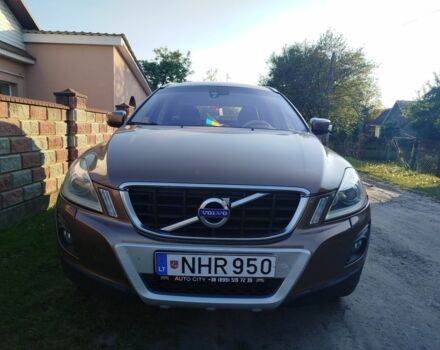 Коричневый Вольво ХС60, объемом двигателя 2.4 л и пробегом 390 тыс. км за 7500 $, фото 2 на Automoto.ua