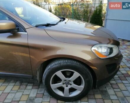 Коричневый Вольво ХС60, объемом двигателя 2.4 л и пробегом 208 тыс. км за 13500 $, фото 2 на Automoto.ua