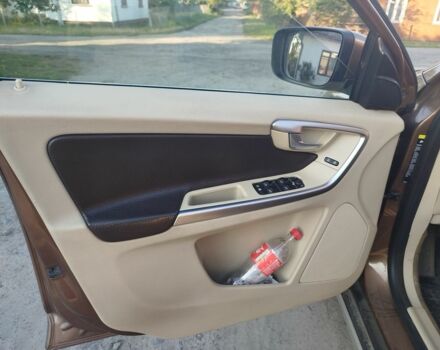 Коричневый Вольво ХС60, объемом двигателя 2.4 л и пробегом 390 тыс. км за 7500 $, фото 4 на Automoto.ua