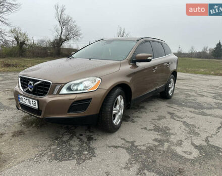 Коричневый Вольво ХС60, объемом двигателя 2.4 л и пробегом 302 тыс. км за 12900 $, фото 2 на Automoto.ua