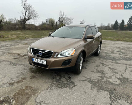 Коричневый Вольво ХС60, объемом двигателя 2.4 л и пробегом 302 тыс. км за 12900 $, фото 1 на Automoto.ua