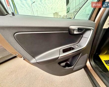 Вольво ХС60 2012 в Киеве на Automoto.ua Коричневый Вольво ХС60, объемом двигателя 2.4 л и пробегом 139 тыс. км за 15200 $, фото 37 на Automoto.ua