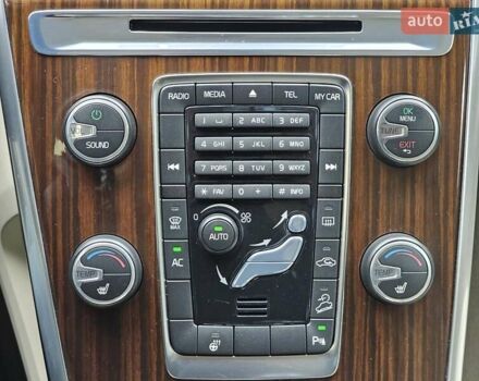 Вольво ХС60 2013 у Києві на Automoto.ua Коричневий Вольво ХС60, об'ємом двигуна 2.4 л та пробігом 117 тис. км за 21999 $, фото 51 на Automoto.ua