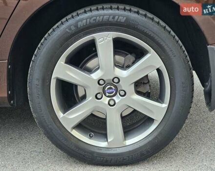 Вольво ХС60 2013 у Києві на Automoto.ua Коричневий Вольво ХС60, об'ємом двигуна 2.4 л та пробігом 117 тис. км за 21999 $, фото 13 на Automoto.ua