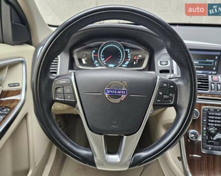 Вольво ХС60 2013 у Києві на Automoto.ua Коричневий Вольво ХС60, об'ємом двигуна 2.4 л та пробігом 117 тис. км за 21999 $, фото 37 на Automoto.ua