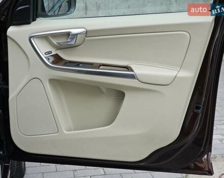 Вольво ХС60 2013 у Києві на Automoto.ua Коричневий Вольво ХС60, об'ємом двигуна 2.4 л та пробігом 117 тис. км за 21999 $, фото 54 на Automoto.ua