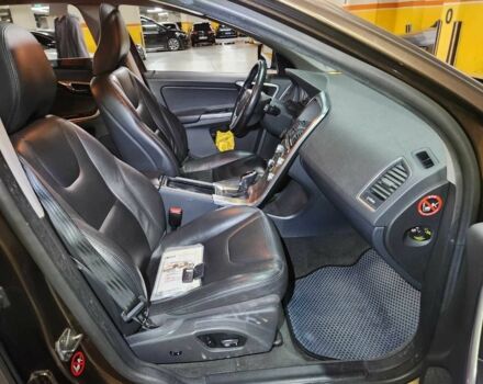 Коричневый Вольво ХС60, объемом двигателя 2 л и пробегом 96 тыс. км за 8095 $, фото 6 на Automoto.ua