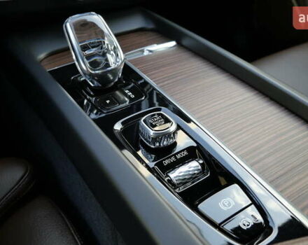 Вольво ХС60 2021 в Львове на Automoto.ua Коричневый Вольво ХС60, объемом двигателя 2 л и пробегом 141 тыс. км за 43500 $, фото 40 на Automoto.ua