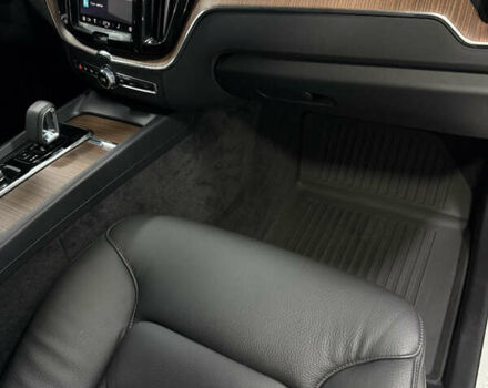 Коричневый Вольво ХС60, объемом двигателя 1.97 л и пробегом 6 тыс. км за 43500 $, фото 31 на Automoto.ua