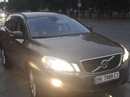 Вольво ХС60 2009 в Сарнах на Automoto.ua Коричневый Вольво ХС60, объемом двигателя 2.4 л и пробегом 290 тыс. км за 14000 $, фото 1 на Automoto.ua