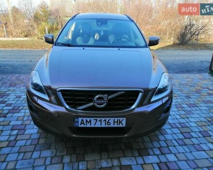 Коричневый Вольво ХС60, объемом двигателя 2.4 л и пробегом 208 тыс. км за 13500 $, фото 1 на Automoto.ua