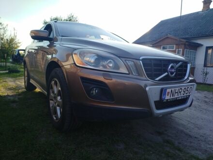 Коричневый Вольво ХС60, объемом двигателя 2.4 л и пробегом 390 тыс. км за 7500 $, фото 1 на Automoto.ua