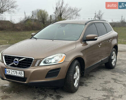 Коричневый Вольво ХС60, объемом двигателя 2.4 л и пробегом 302 тыс. км за 12900 $, фото 1 на Automoto.ua