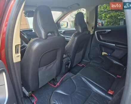 Красный Вольво ХС60, объемом двигателя 2.4 л и пробегом 320 тыс. км за 12600 $, фото 2 на Automoto.ua