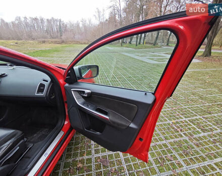 Красный Вольво ХС60, объемом двигателя 2.4 л и пробегом 345 тыс. км за 18500 $, фото 16 на Automoto.ua