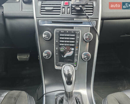 Красный Вольво ХС60, объемом двигателя 2.4 л и пробегом 345 тыс. км за 18500 $, фото 24 на Automoto.ua