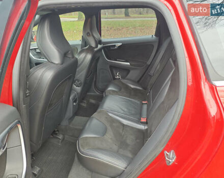 Красный Вольво ХС60, объемом двигателя 2.4 л и пробегом 345 тыс. км за 18500 $, фото 11 на Automoto.ua