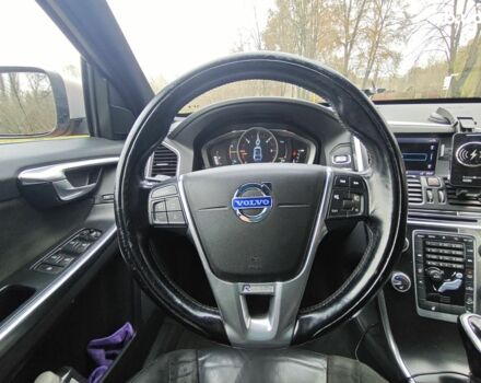 Красный Вольво ХС60, объемом двигателя 2.4 л и пробегом 345 тыс. км за 18500 $, фото 15 на Automoto.ua