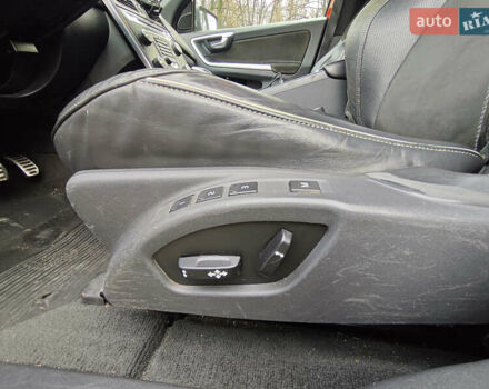 Красный Вольво ХС60, объемом двигателя 2.4 л и пробегом 345 тыс. км за 18500 $, фото 28 на Automoto.ua