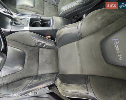 Красный Вольво ХС60, объемом двигателя 2.4 л и пробегом 345 тыс. км за 18500 $, фото 9 на Automoto.ua