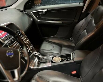 Красный Вольво ХС60, объемом двигателя 1.97 л и пробегом 156 тыс. км за 18250 $, фото 14 на Automoto.ua