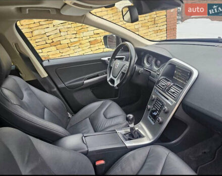 Вольво ХС60, объемом двигателя 1.98 л и пробегом 270 тыс. км за 9500 $, фото 5 на Automoto.ua