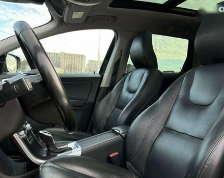 Вольво ХС60, объемом двигателя 2.5 л и пробегом 105 тыс. км за 16500 $, фото 6 на Automoto.ua