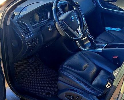 Вольво ХС60, объемом двигателя 2 л и пробегом 172 тыс. км за 16200 $, фото 5 на Automoto.ua