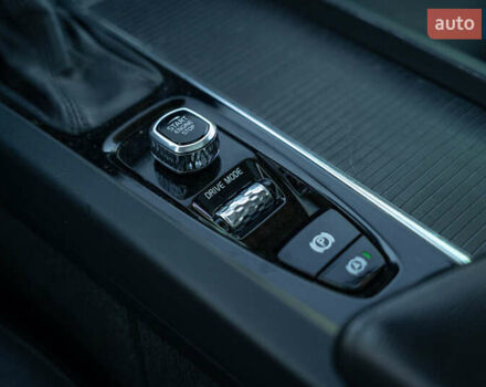 Вольво ХС60 2018 в Черновцах на Automoto.ua Вольво ХС60, объемом двигателя 1.97 л и пробегом 117 тыс. км за 25800 $, фото 31 на Automoto.ua