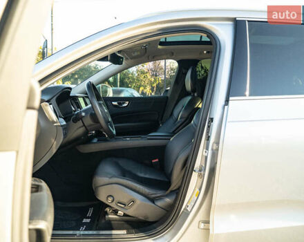 Вольво ХС60 2018 в Черновцах на Automoto.ua Вольво ХС60, объемом двигателя 1.97 л и пробегом 117 тыс. км за 25800 $, фото 16 на Automoto.ua