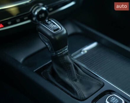 Вольво ХС60 2018 в Черновцах на Automoto.ua Вольво ХС60, объемом двигателя 1.97 л и пробегом 117 тыс. км за 25800 $, фото 30 на Automoto.ua