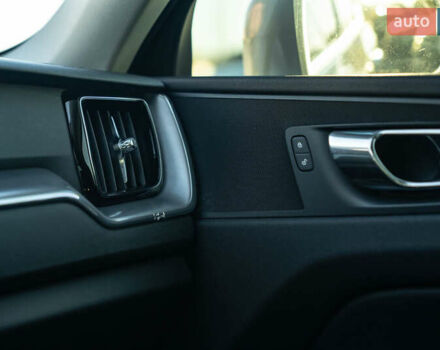Вольво ХС60 2018 в Черновцах на Automoto.ua Вольво ХС60, объемом двигателя 1.97 л и пробегом 117 тыс. км за 25800 $, фото 33 на Automoto.ua
