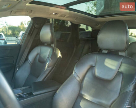 Вольво ХС60 2018 в Черновцах на Automoto.ua Вольво ХС60, объемом двигателя 1.97 л и пробегом 117 тыс. км за 25800 $, фото 35 на Automoto.ua