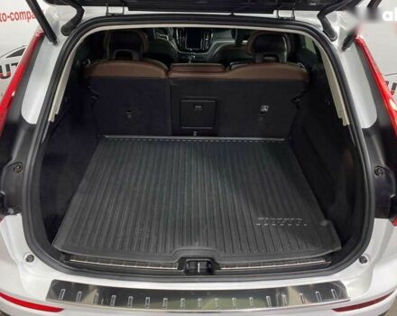 Вольво ХС60, объемом двигателя 2 л и пробегом 130 тыс. км за 25950 $, фото 4 на Automoto.ua