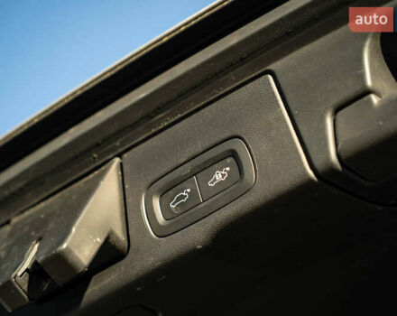Вольво ХС60 2018 в Черновцах на Automoto.ua Вольво ХС60, объемом двигателя 1.97 л и пробегом 117 тыс. км за 25800 $, фото 38 на Automoto.ua