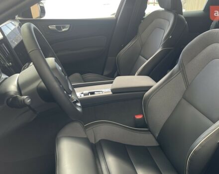 Вольво ХС60 2025 в Киеве на Automoto.ua Вольво ХС60, объемом двигателя 1.97 л и пробегом 0 тыс. км за 68651 $, фото 10 на Automoto.ua