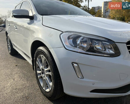 Вольво ХС60, объемом двигателя 2 л и пробегом 142 тыс. км за 15600 $, фото 1 на Automoto.ua