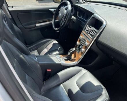 Серый Вольво ХС60, объемом двигателя 2 л и пробегом 190 тыс. км за 15300 $, фото 3 на Automoto.ua