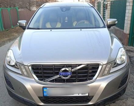 Серый Вольво ХС60, объемом двигателя 3.2 л и пробегом 245 тыс. км за 14800 $, фото 1 на Automoto.ua