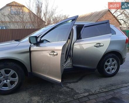 Серый Вольво ХС60, объемом двигателя 3.2 л и пробегом 245 тыс. км за 14800 $, фото 2 на Automoto.ua