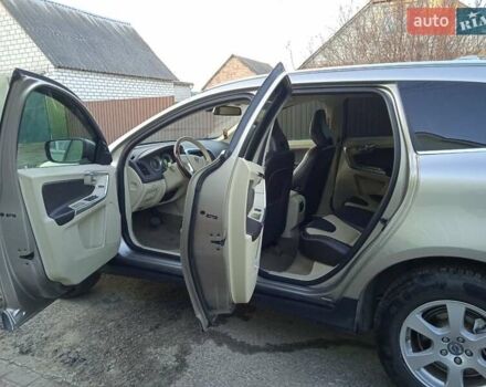 Серый Вольво ХС60, объемом двигателя 3.2 л и пробегом 245 тыс. км за 14800 $, фото 4 на Automoto.ua