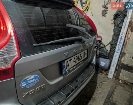 Серый Вольво ХС60, объемом двигателя 2.4 л и пробегом 230 тыс. км за 11000 $, фото 2 на Automoto.ua