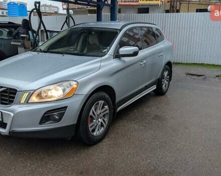 Серый Вольво ХС60, объемом двигателя 2.4 л и пробегом 278 тыс. км за 12300 $, фото 2 на Automoto.ua