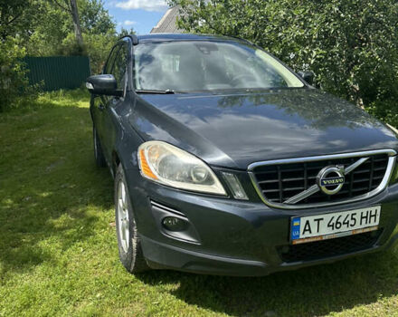 Серый Вольво ХС60, объемом двигателя 2.4 л и пробегом 329 тыс. км за 9800 $, фото 2 на Automoto.ua